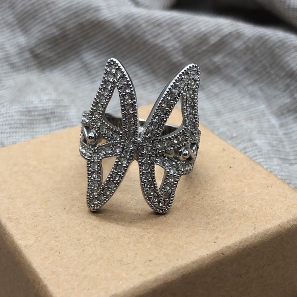 Y2K Butterfly Rhinestone Ring - Picture 4 of 10